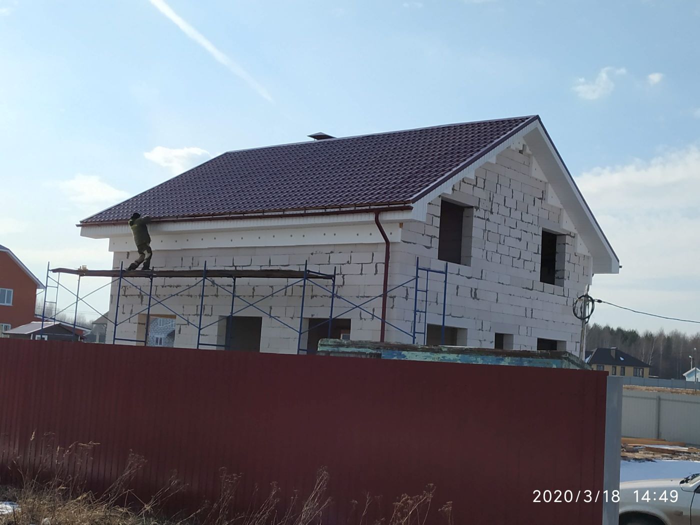 House made of aerated concrete blocks. Completely built by me and my team. Insulation was laid under the eaves.