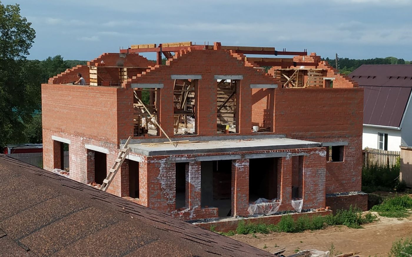 Roof with installed metal beams.